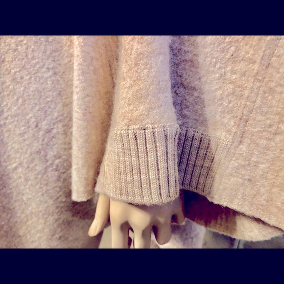 Escada Poncho with Hoodie and Snap Closure - Picture 11 of 12